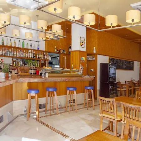 杜克沙普拉亚公寓式酒店 4* 圣埃乌拉利亚