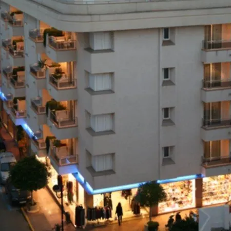 杜克沙普拉亚公寓式酒店 公寓式酒店 圣埃乌拉利亚