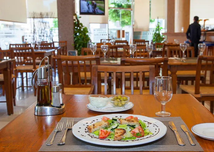 杜克沙普拉亚公寓式酒店 圣埃乌拉利亚