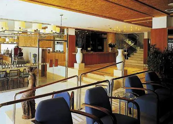 杜克沙普拉亚公寓式酒店 圣埃乌拉利亚